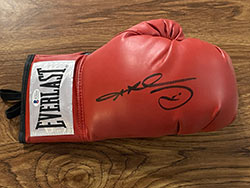 Sugar Ray Leonard Autographed Red Everlast Boxing Glove RH (BAS)